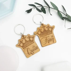 Ξύλινα μπρελόκ ζευγαριού “His Queen – Her King”